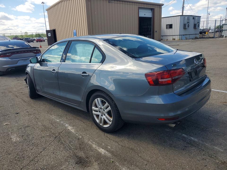 3VW2B7AJXHM270488