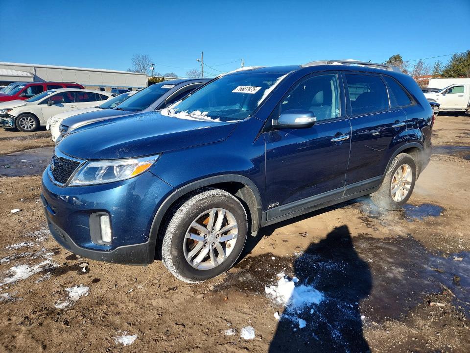 2015 KIA SORENTO LX — VIN 5XYKTDA66FG606156