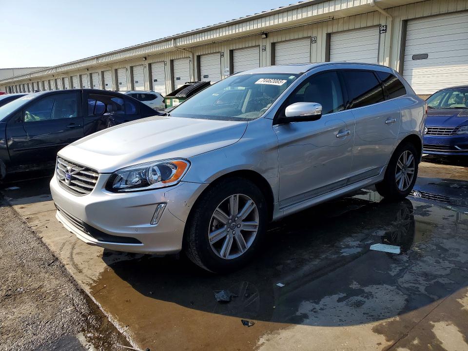 2016 VOLVO XC60 — VIN YV4612RK9G2844251