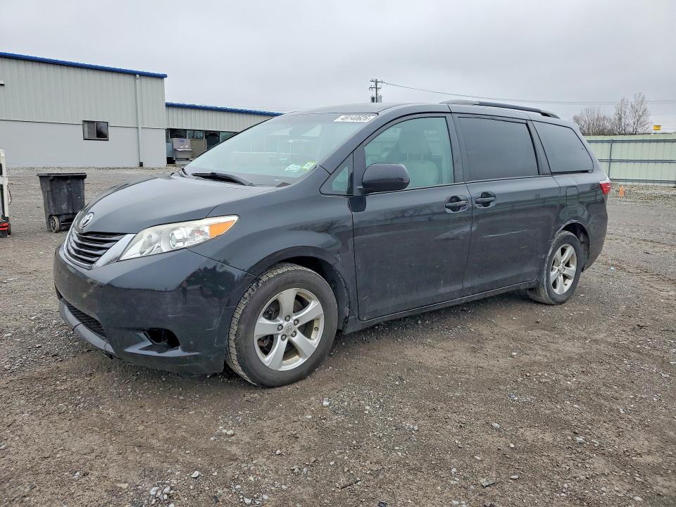 2017 TOYOTA SIENNA — VIN 5TDKZ3DC3HS781562