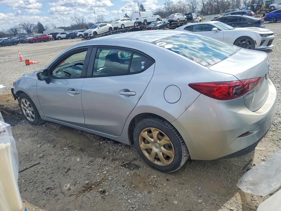 3MZBN1U72HM110044