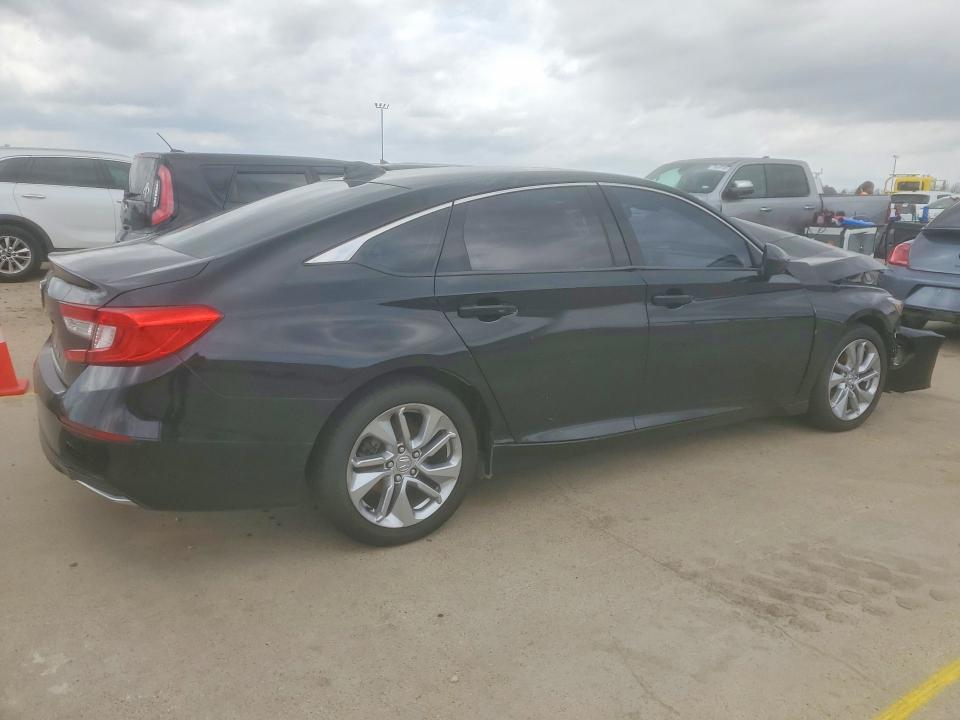 1HGCV1F18KA102195