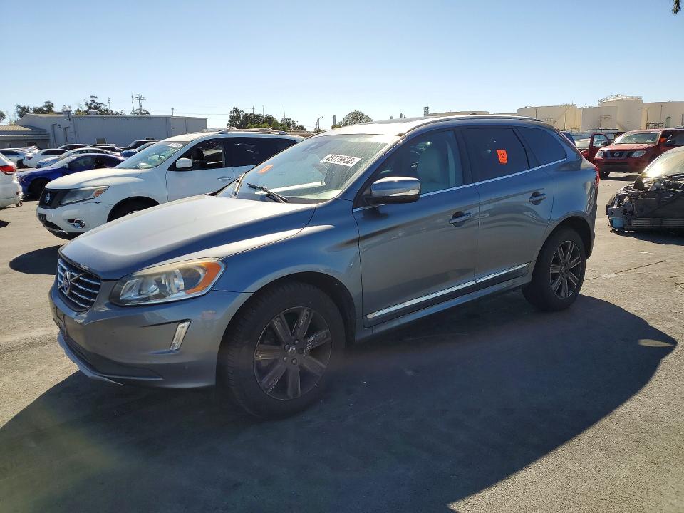 2017 VOLVO XC60 — VIN YV440MDU5H2006881
