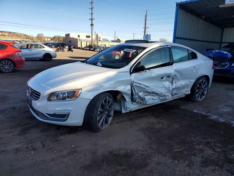 2015 VOLVO S60 — VIN YV1612TM3F1347854