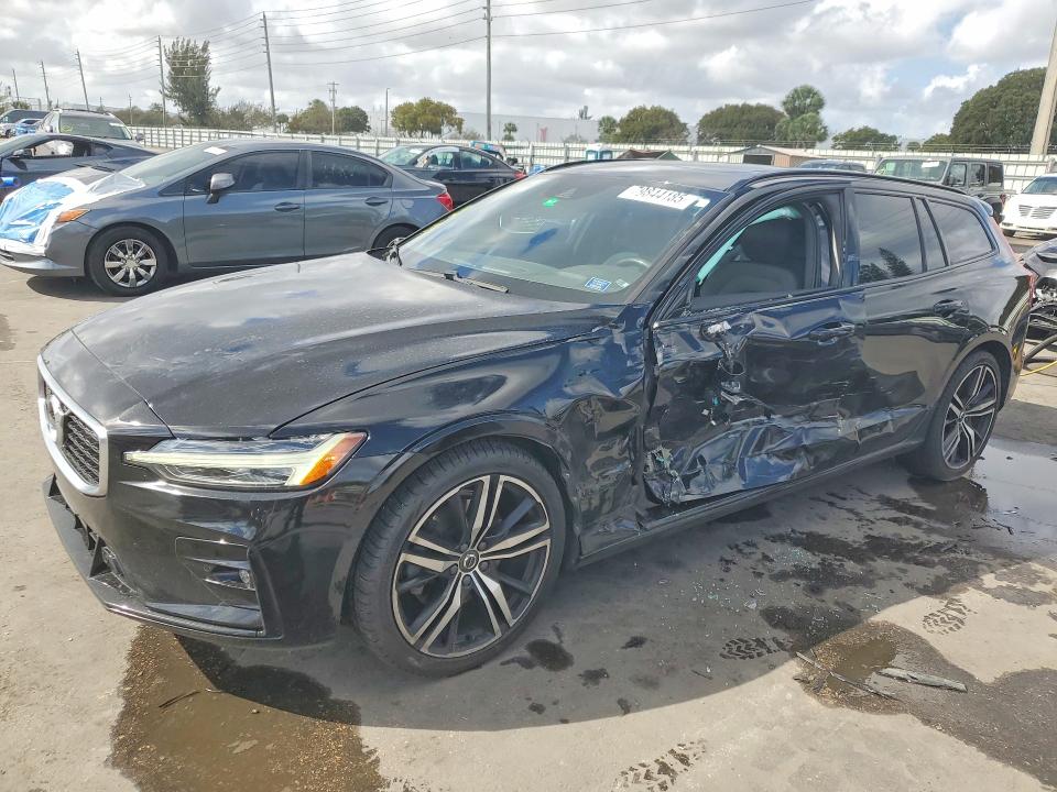 2020 VOLVO V60 — VIN YV1102EM7L2393851