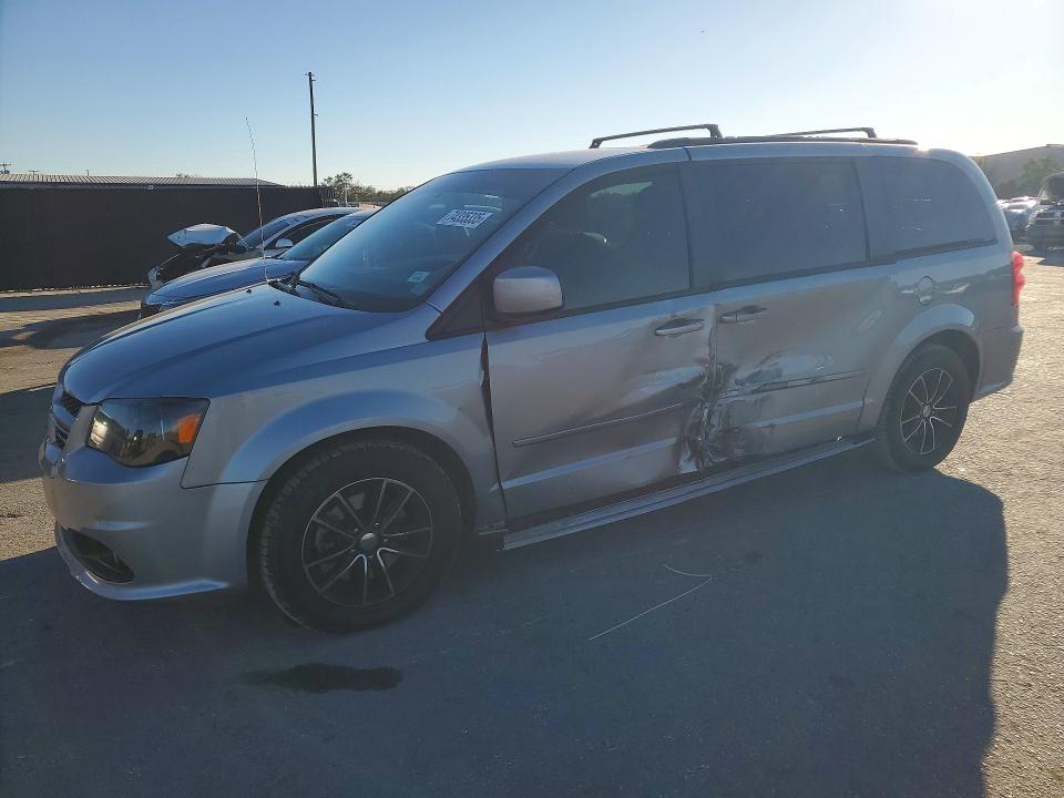 2017 DODGE GRAND CARAVAN — VIN 2C4RDGEG1HR843152