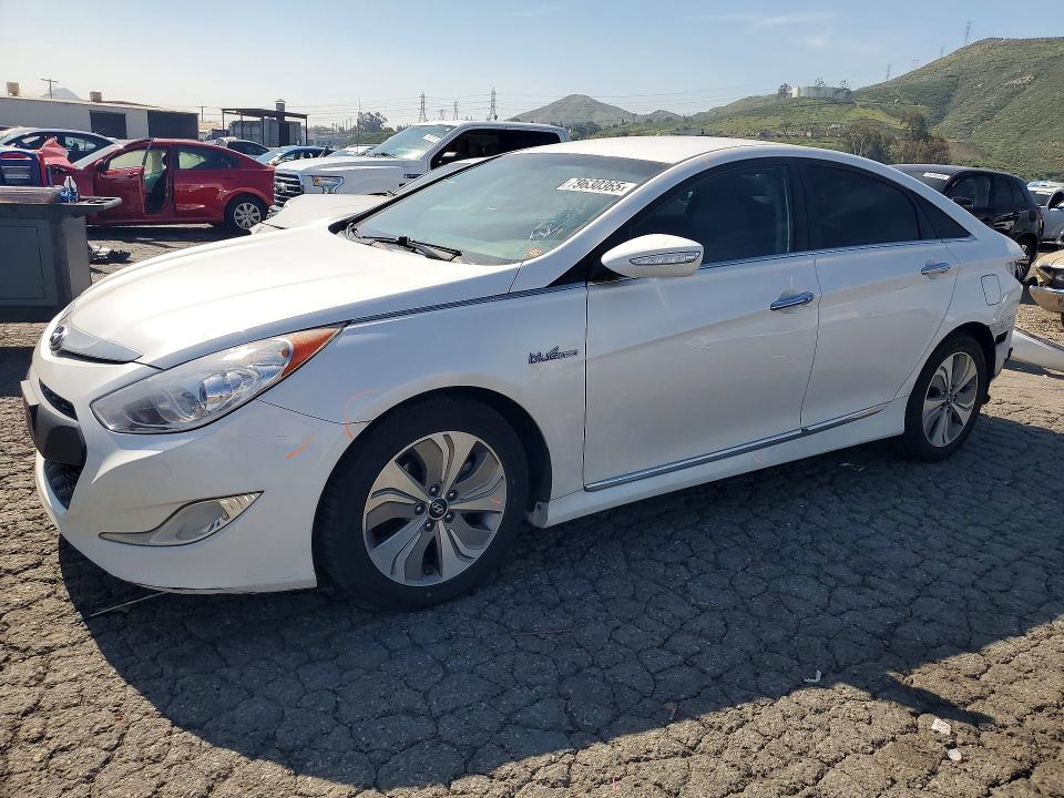 2015 HYUNDAI SONATA HYBRID — VIN KMHEC4A43FA120525