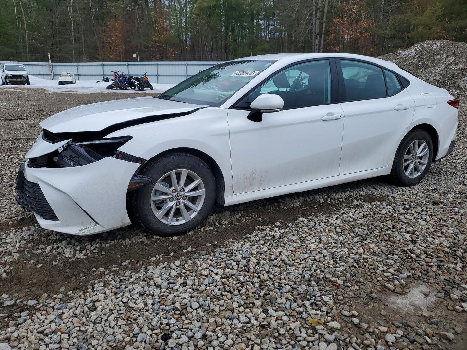 2026 TOYOTA CAMRY — VIN 4T1DAACKXTU215749
