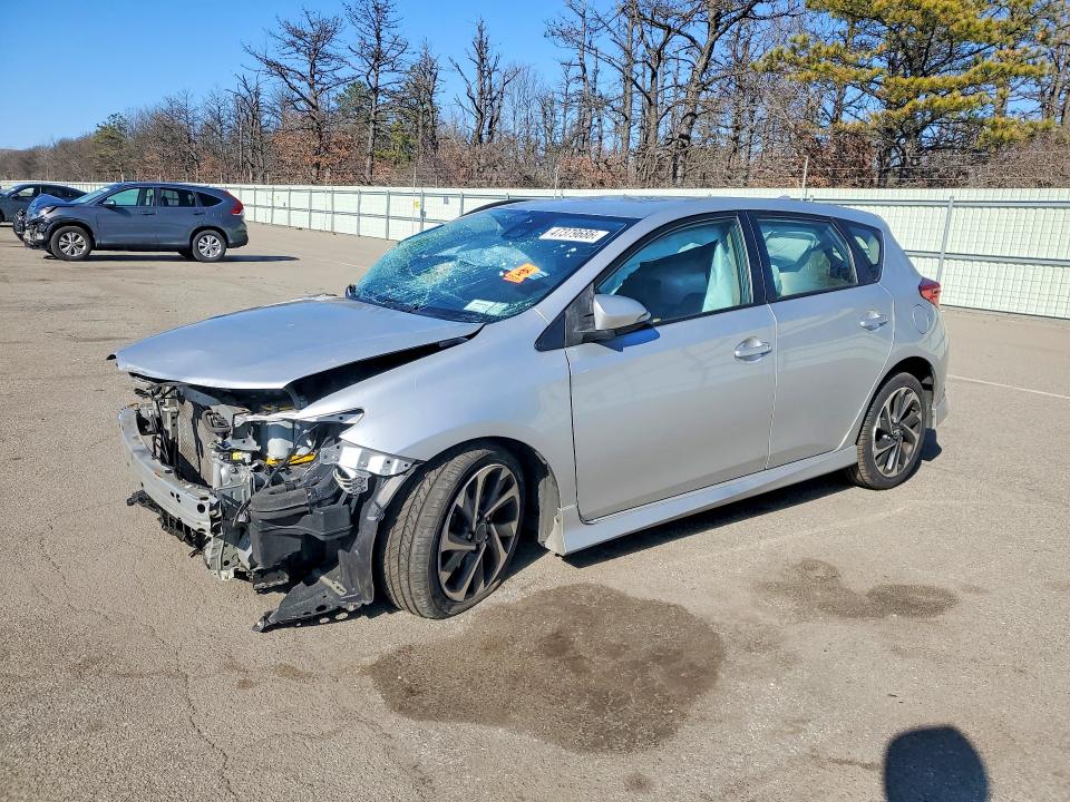 2018 TOYOTA COROLLA IM — VIN JTNKARJE0JJ573704
