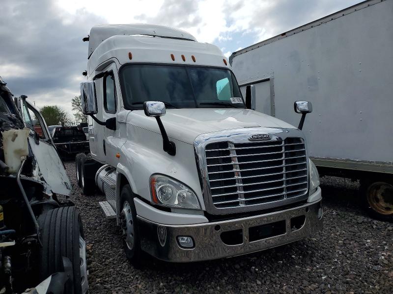 2018 FREIGHTLINER CASCADIA 125 — VIN 1FUJGLDV8JLKC7089