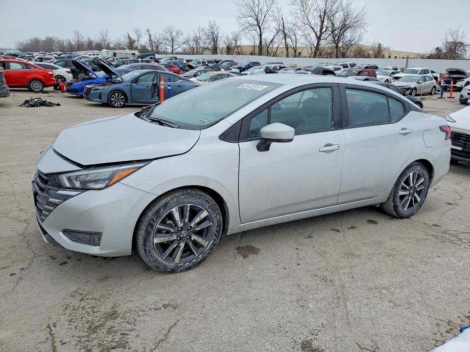 2025 NISSAN VERSA SV — VIN 3N1CN8EV4SL841555
