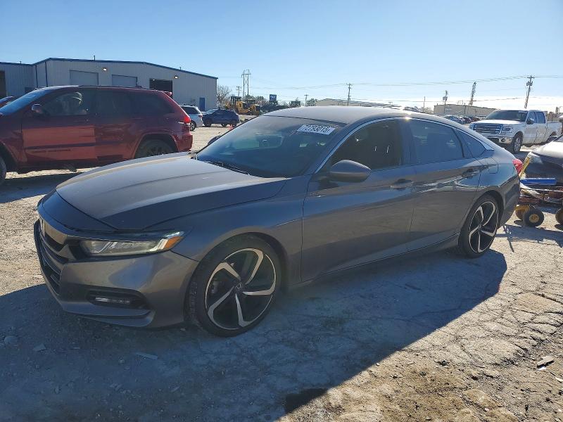 2018 HONDA ACCORD — VIN 1HGCV1F32JA152333