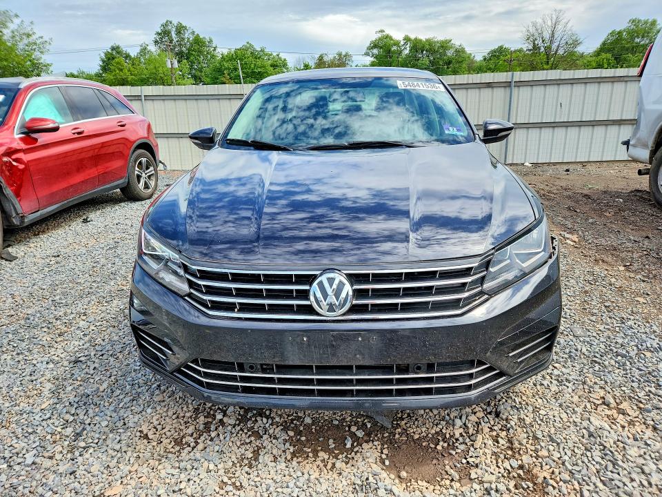 1VWDT7A35HC045520