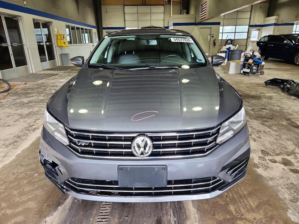 1VWDT7A38HC031210