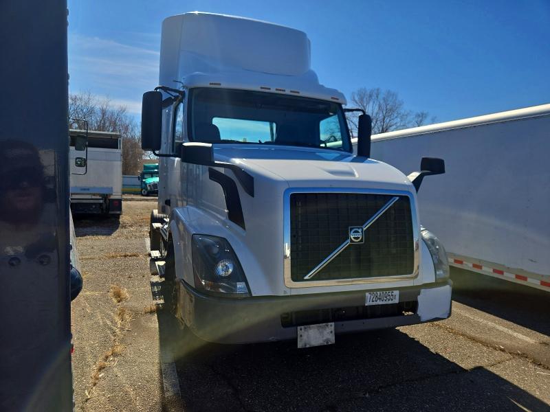 2017 VOLVO VNL — VIN 4V4N39TGXHN988174