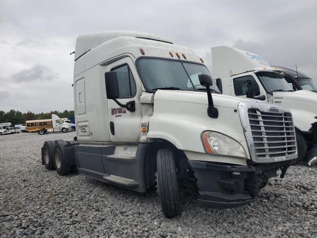 2015 FREIGHTLINER CASCADIA 1 — VIN 3AKJGLD6XFSGE7864