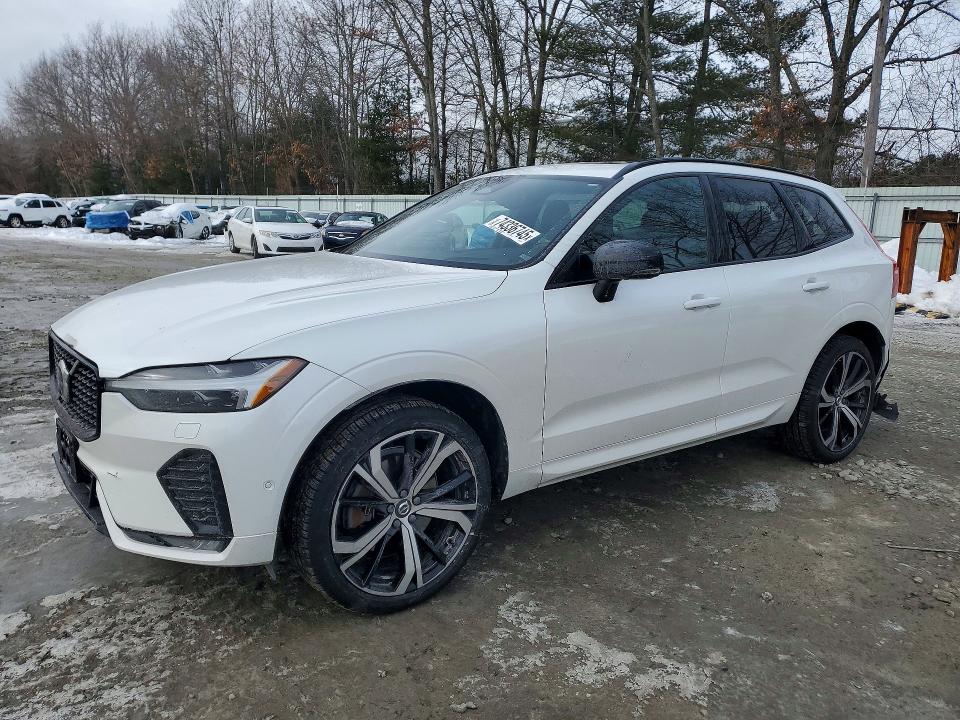 2022 VOLVO XC60 — VIN YV4062RM0N1044725