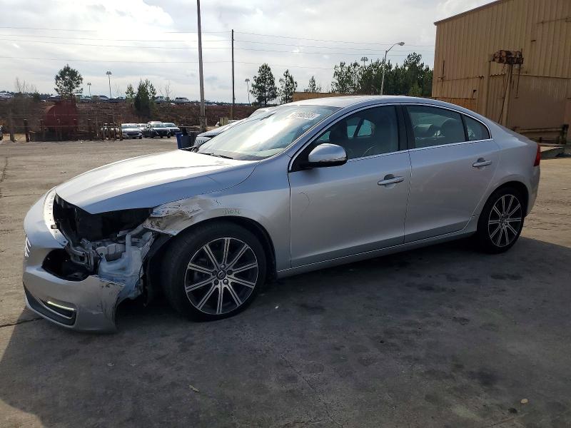 2017 VOLVO S60 — VIN LYV402HKXHB137545