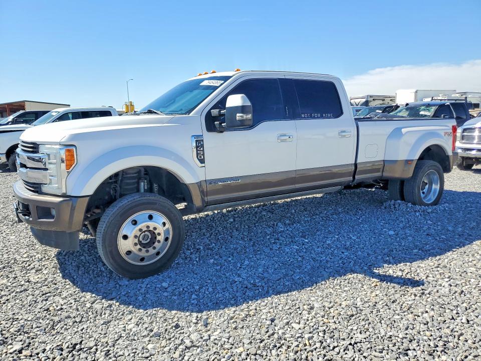 2017 FORD F450 — VIN 1FT8W4DT7HED57817