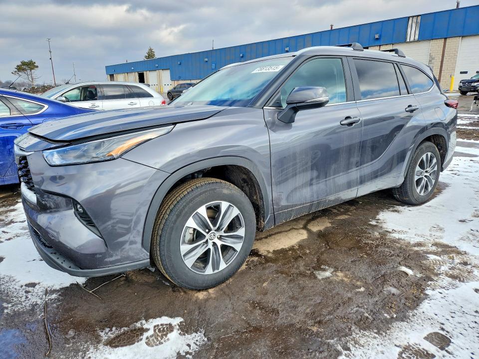 2024 TOYOTA HIGHLANDER HYBRID — VIN 5TDKARAH6RS533849