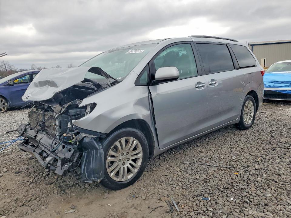 2017 TOYOTA SIENNA — VIN 5TDYZ3DC9HS814641
