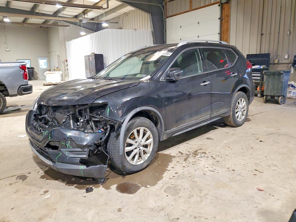 2017 NISSAN ROGUE — VIN KNMAT2MV0HP557894