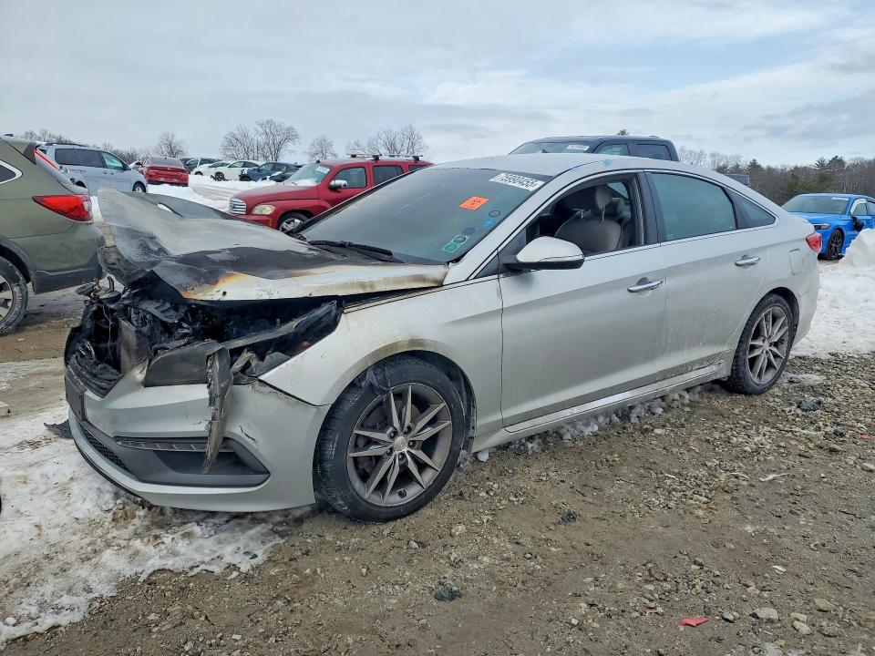 2015 HYUNDAI SONATA — VIN 5NPE34AB7FH082826