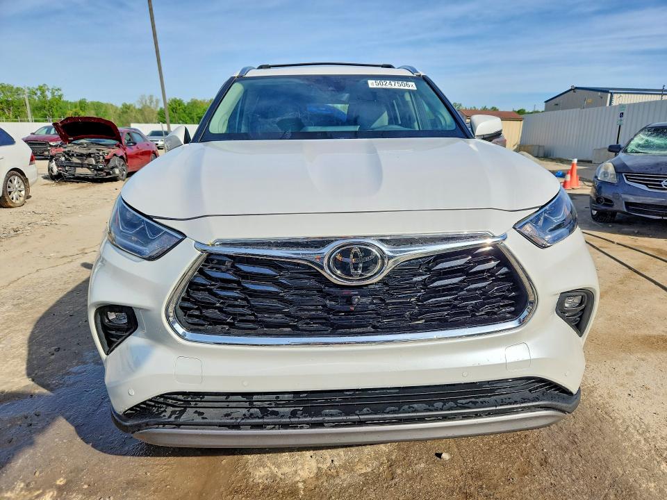 5TDEBRCH8SS665640