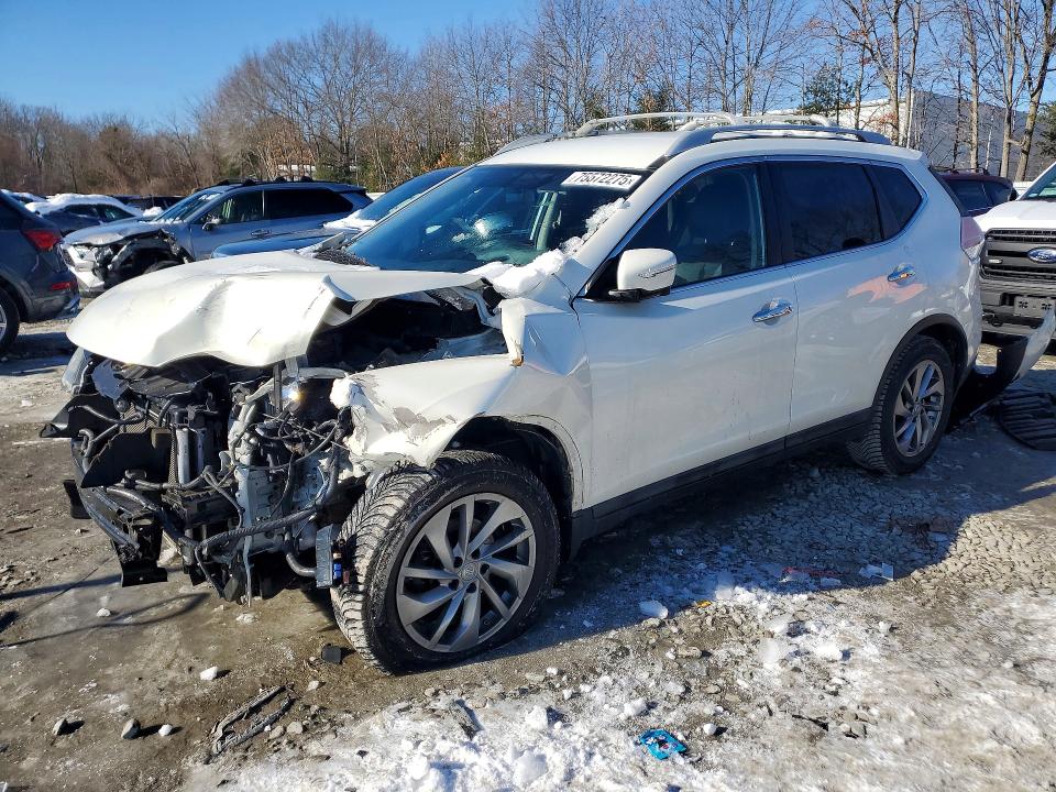 2015 NISSAN ROGUE S — VIN 5N1AT2MV2FC805272
