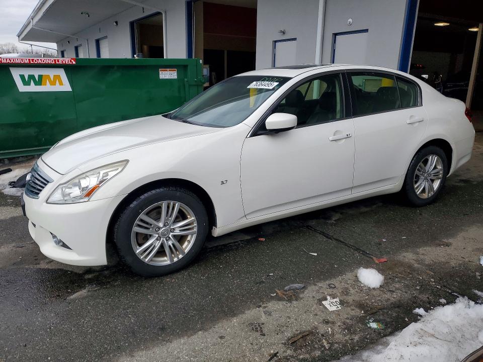 2015 INFINITI Q40 — VIN JN1CV6AR2FM521000