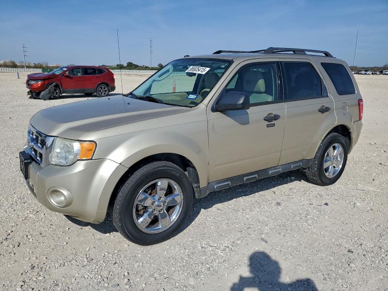 2011 FORD ESCAPE XLT — VIN 1FMCU0DG3BKA68093