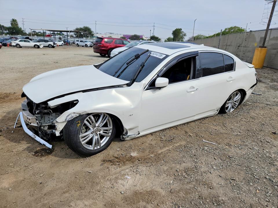 2015 INFINITI Q40 — VIN JN1CV6APXFM502080
