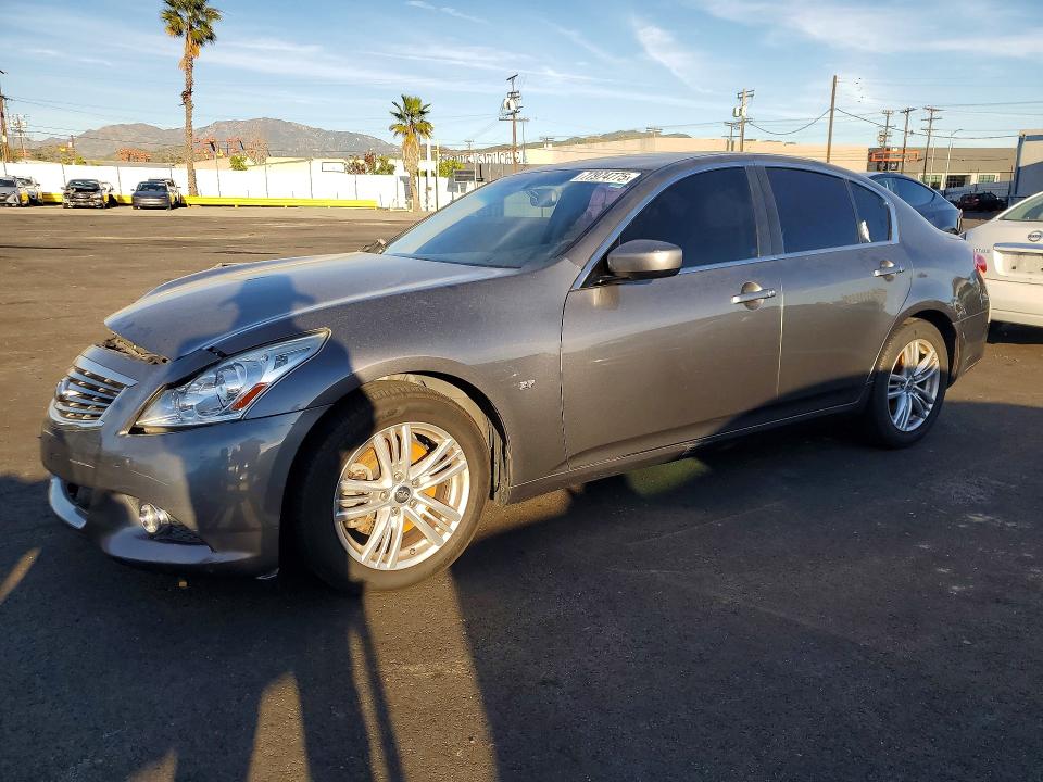 2015 INFINITI Q40 — VIN JN1CV6AP5FM501029