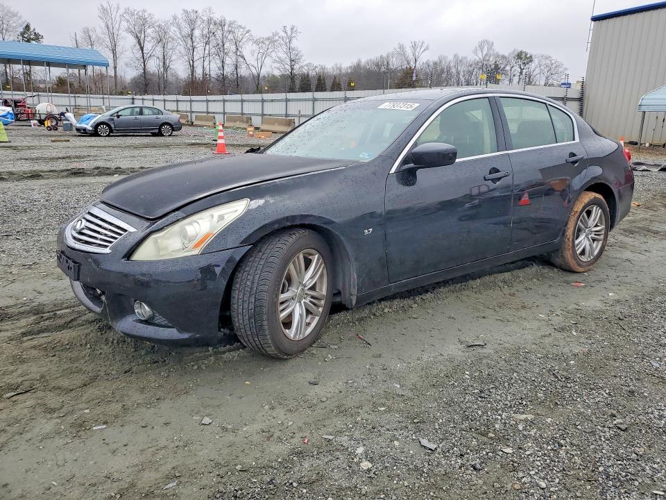 2015 INFINITI Q40 — VIN JN1CV6AR0FM520251