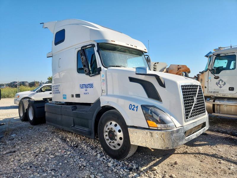 2016 VOLVO VN — VIN 4V4NC9EH0GN938758