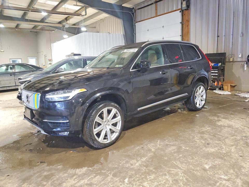 2016 VOLVO XC90 — VIN YV4A22PN6G1003532