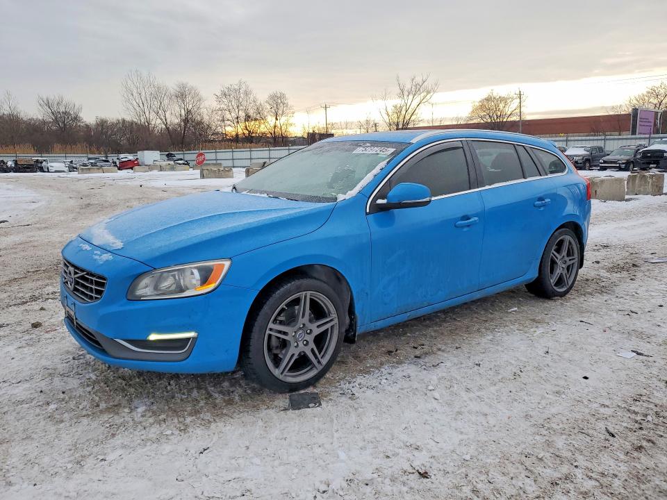 2015 VOLVO V60 — VIN YV140MEC6F1197314