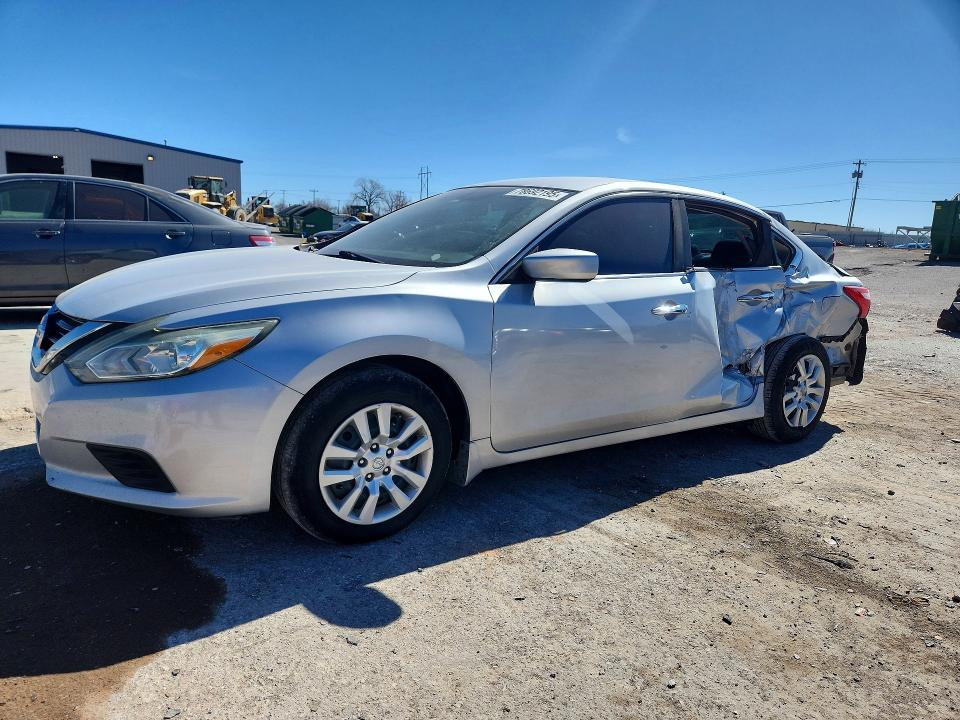 2016 NISSAN ALTIMA — VIN 1N4AL3AP3GN323082