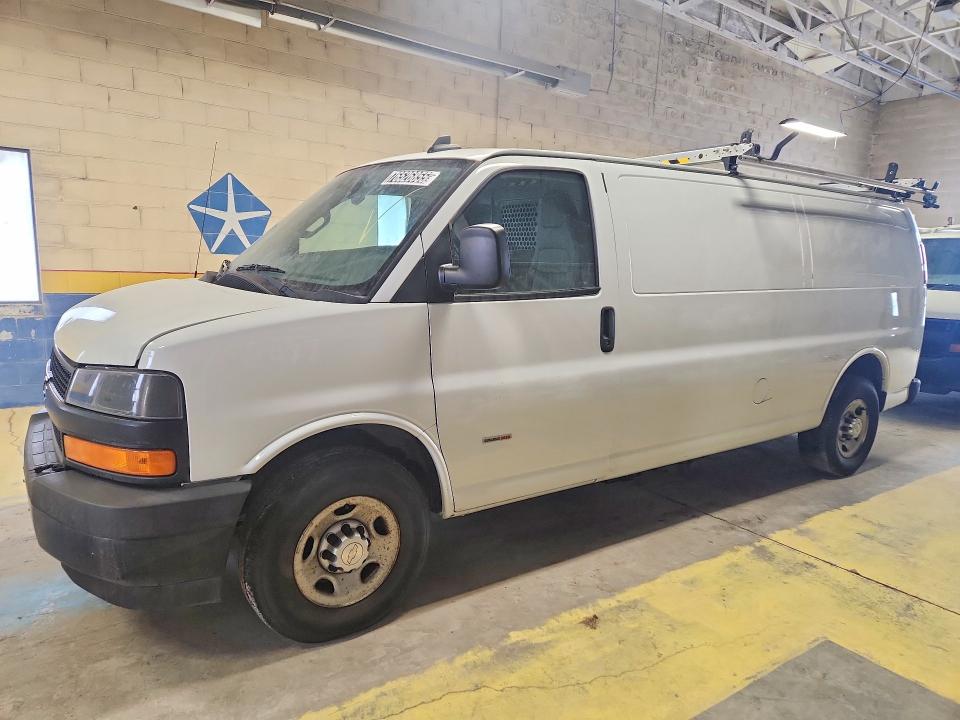 2018 CHEVROLET EXPRESS 25 — VIN 1GCWGBF10J1178584
