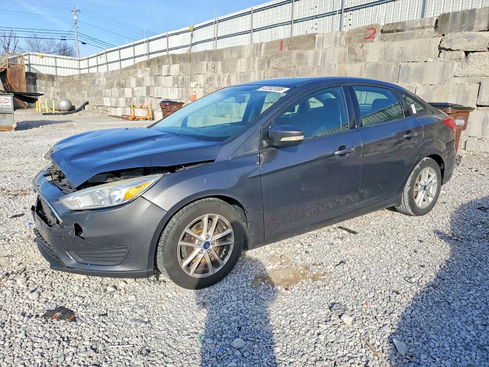 2016 FORD FOCUS — VIN 1FADP3F2XGL293606
