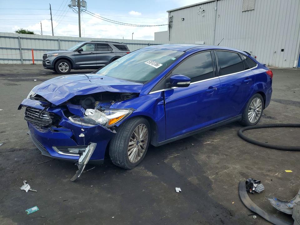 2015 FORD FOCUS — VIN 1FADP3J28FL380815