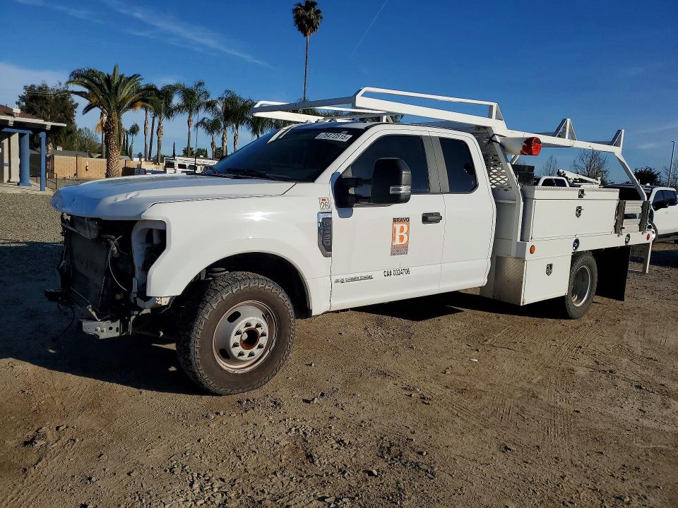 2022 FORD F350 — VIN 1FD8X3GT2NED47528