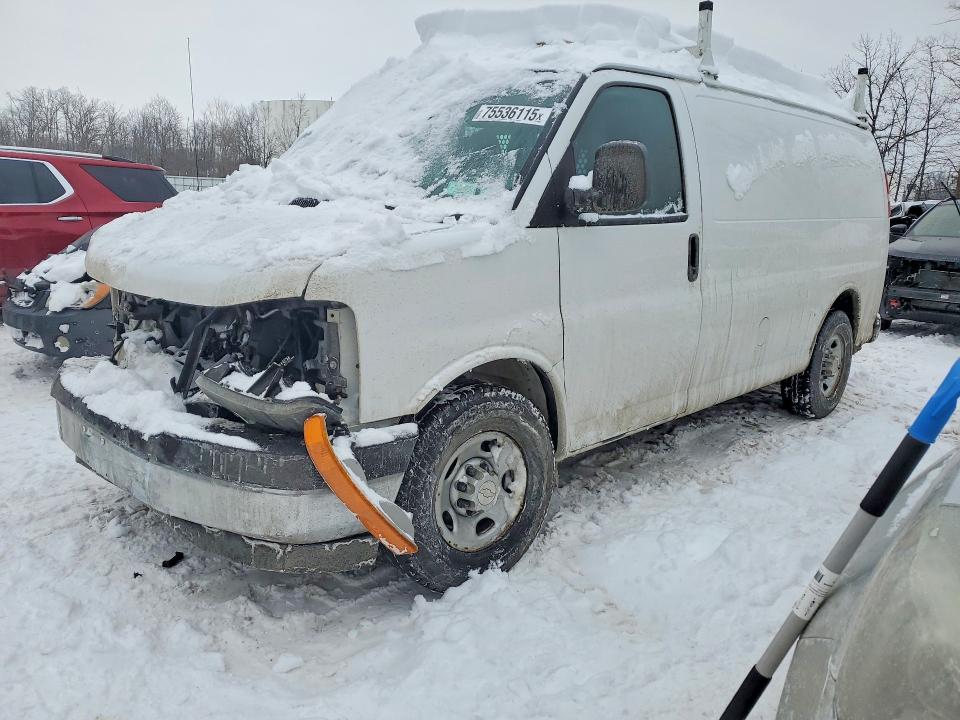 2018 CHEVROLET EXPRESS 25 — VIN 1GCWGAFG4J1903991