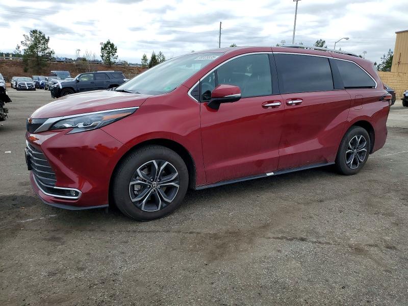 2025 TOYOTA SIENNA LIM — VIN 5TDESKFC5SS172831