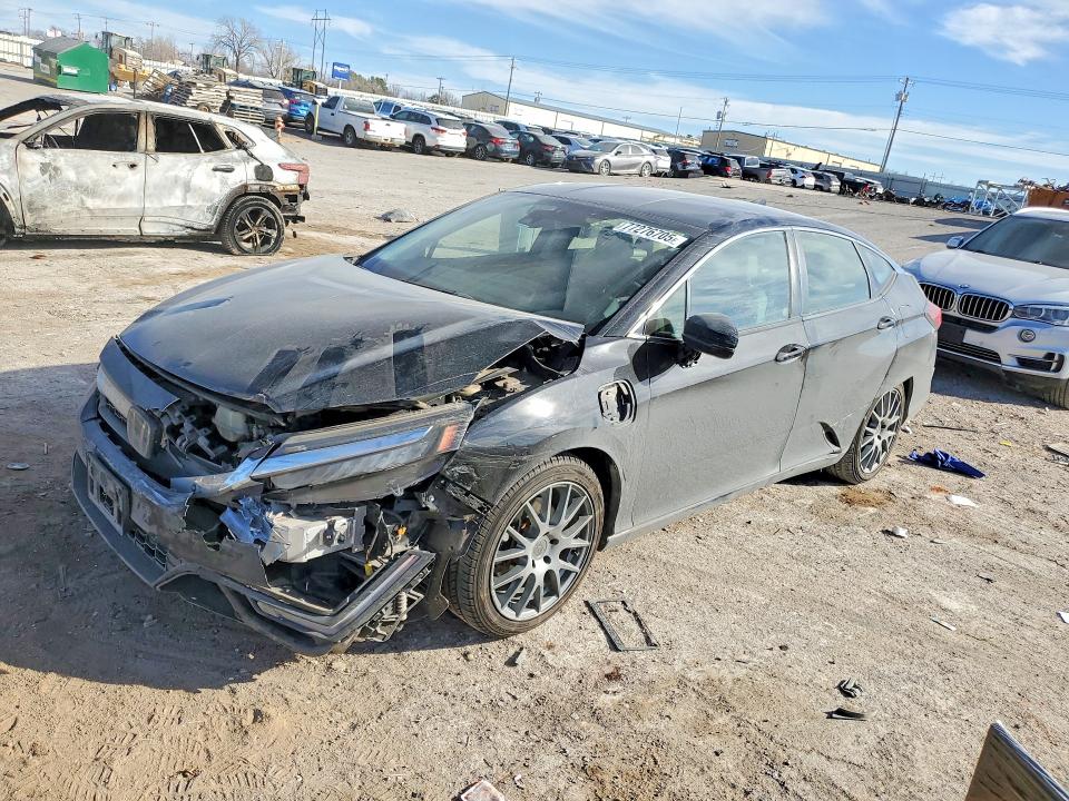 2018 HONDA CLARITY — VIN JHMZC5F19JC009029