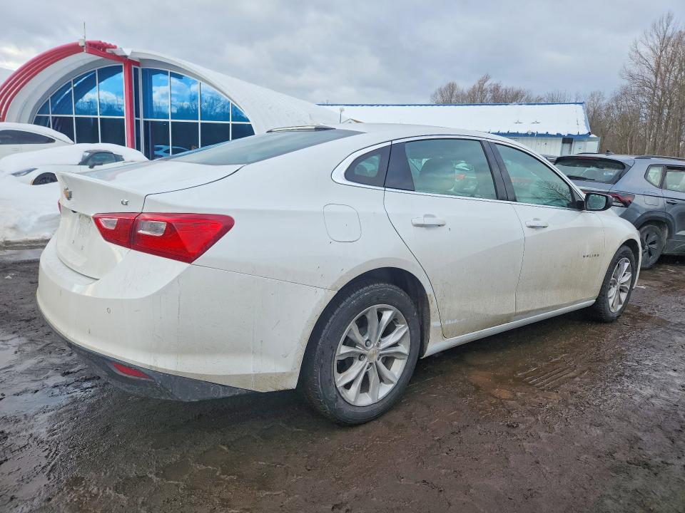 1G1ZD5ST4SF135572