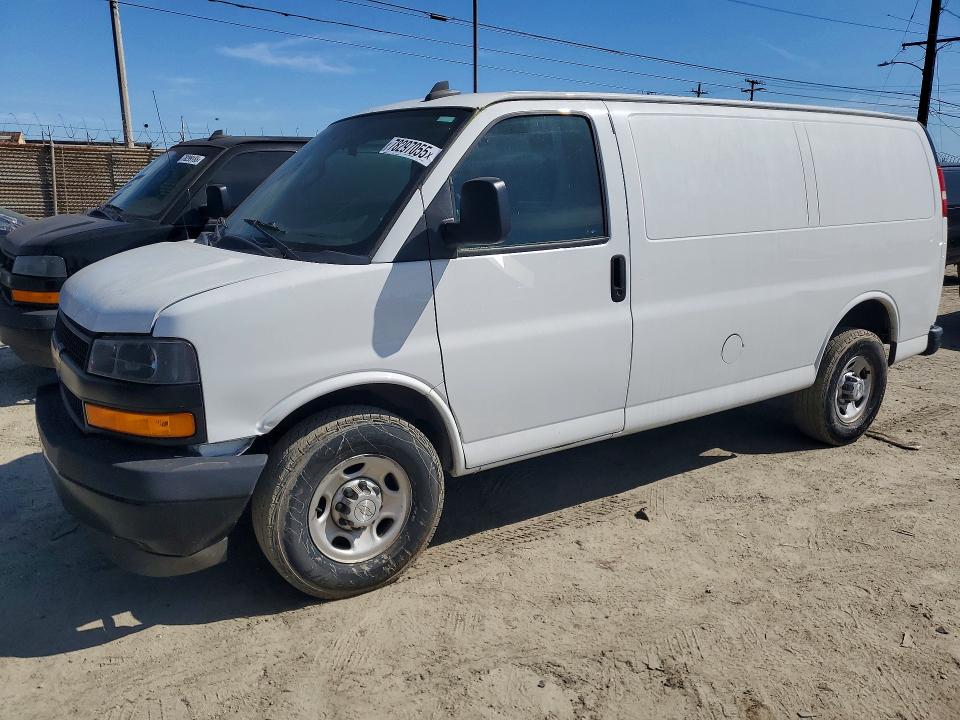 2018 CHEVROLET EXPRESS 25 — VIN 1GCWGAFP9J1202931
