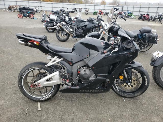 2015 HONDA CBR600 RR — VIN JH2PC4000FK801058
