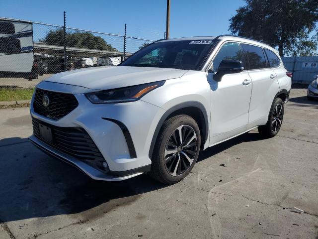 2022 TOYOTA HIGHLANDER XSE — VIN 5TDJZRBH9NS186174