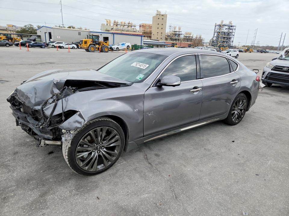 2018 INFINITI Q70L — VIN JN1BY1PP5JM330076